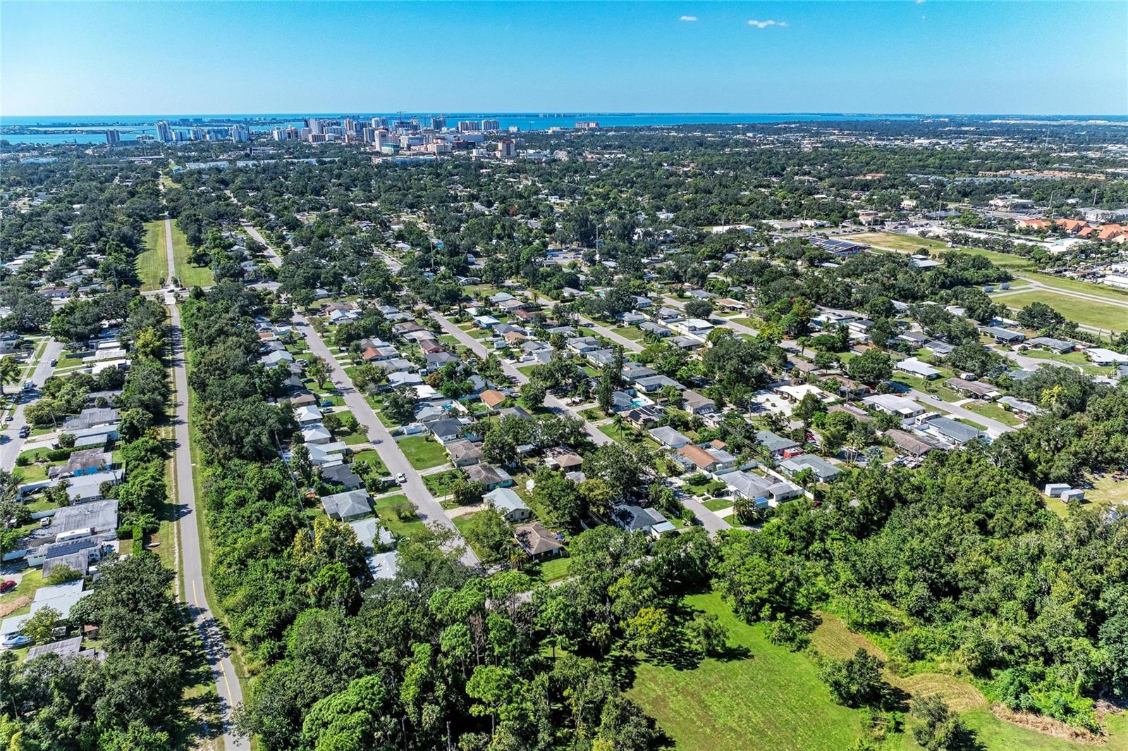 Image 42 of 91 For 2998 Michigan Street