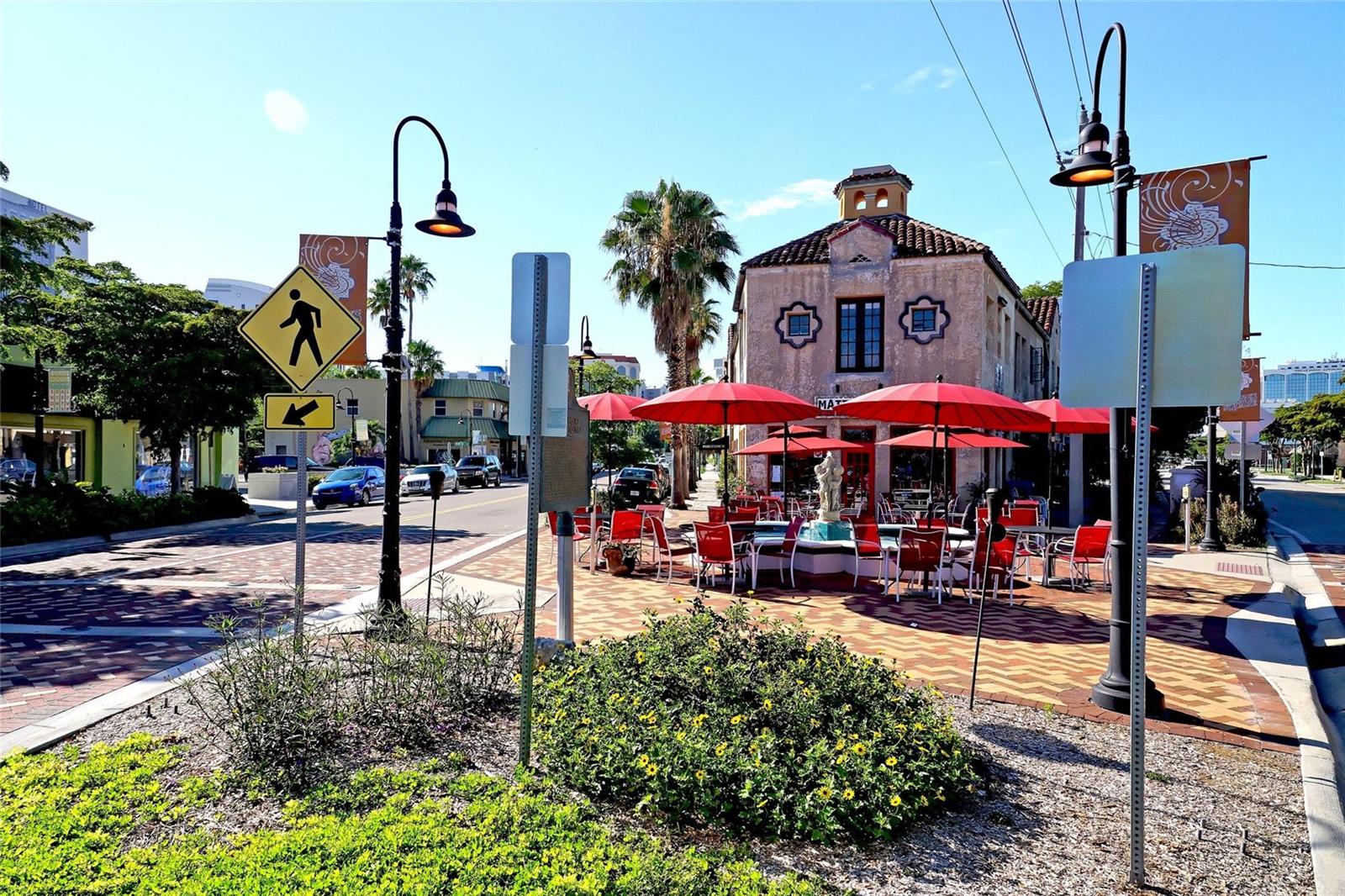 Image 62 of 91 For 2998 Michigan Street