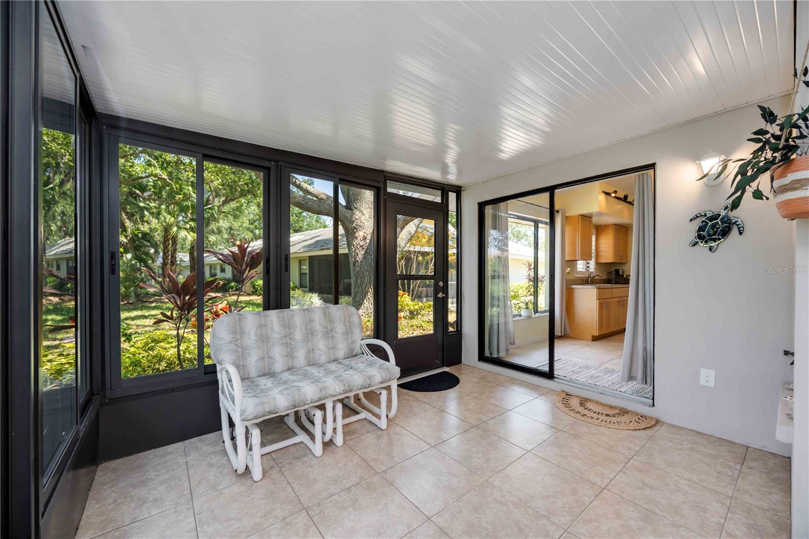 Image 20 of 50 For 269 Southampton Drive 303