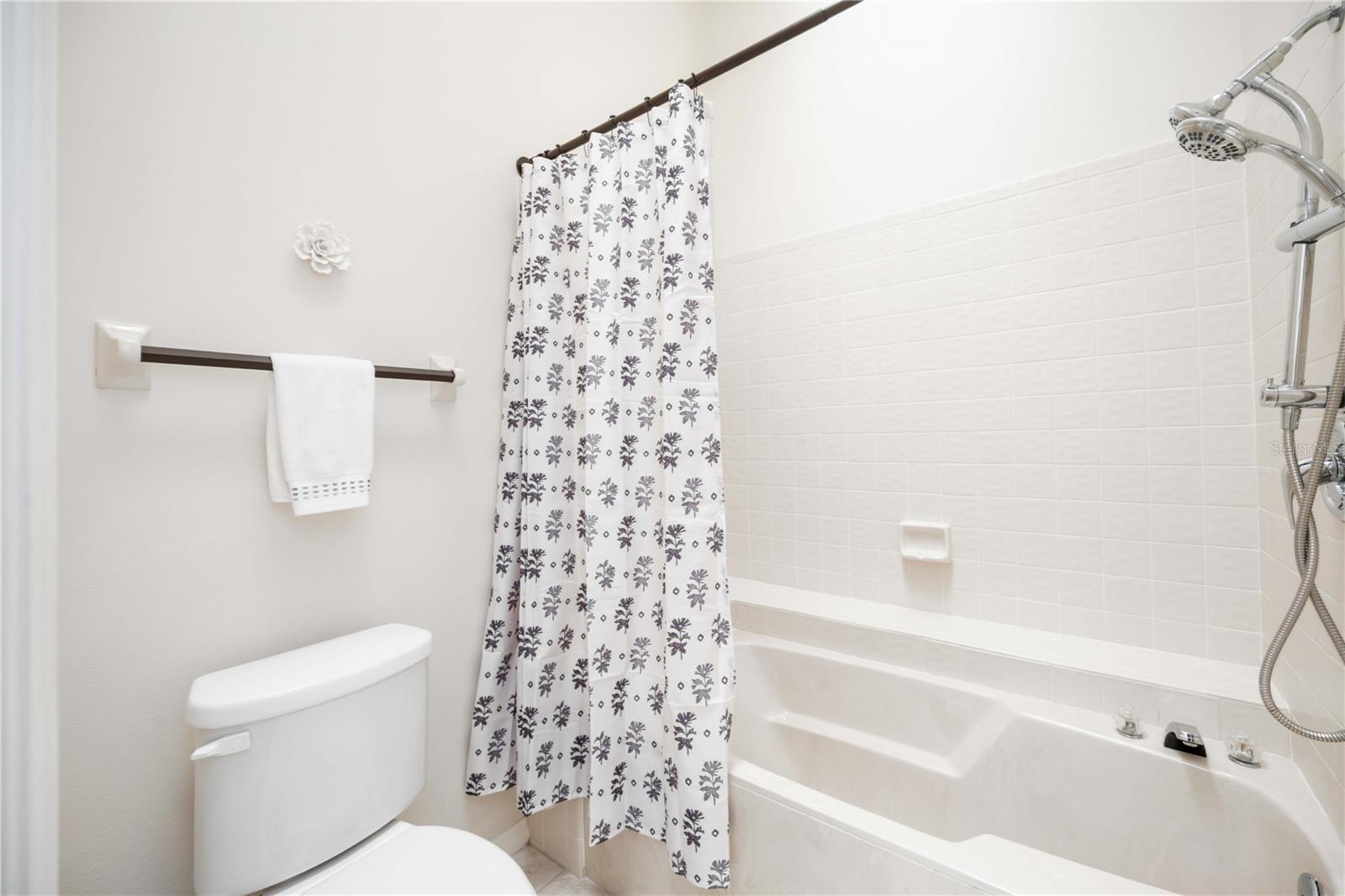 Image 27 of 50 For 269 Southampton Drive 303