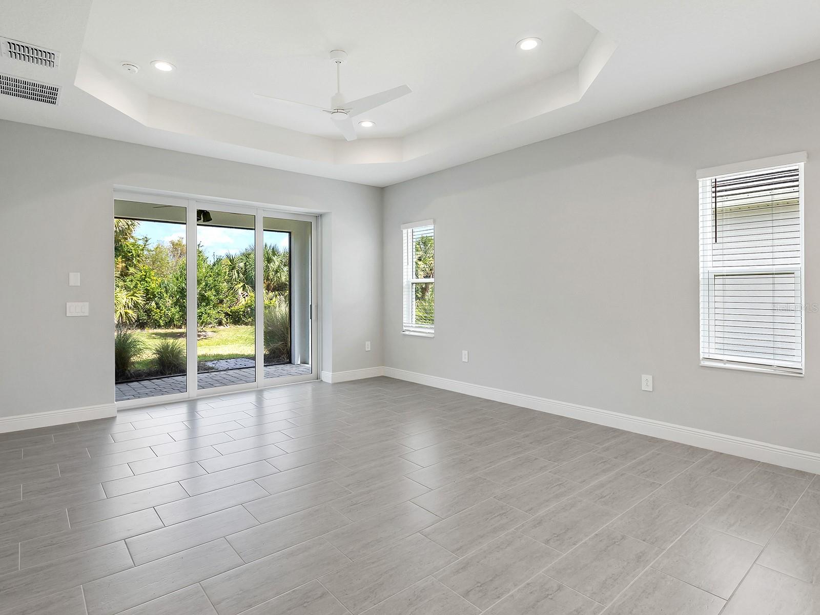 Image 19 of 50 For 12740 Brookgreen Street
