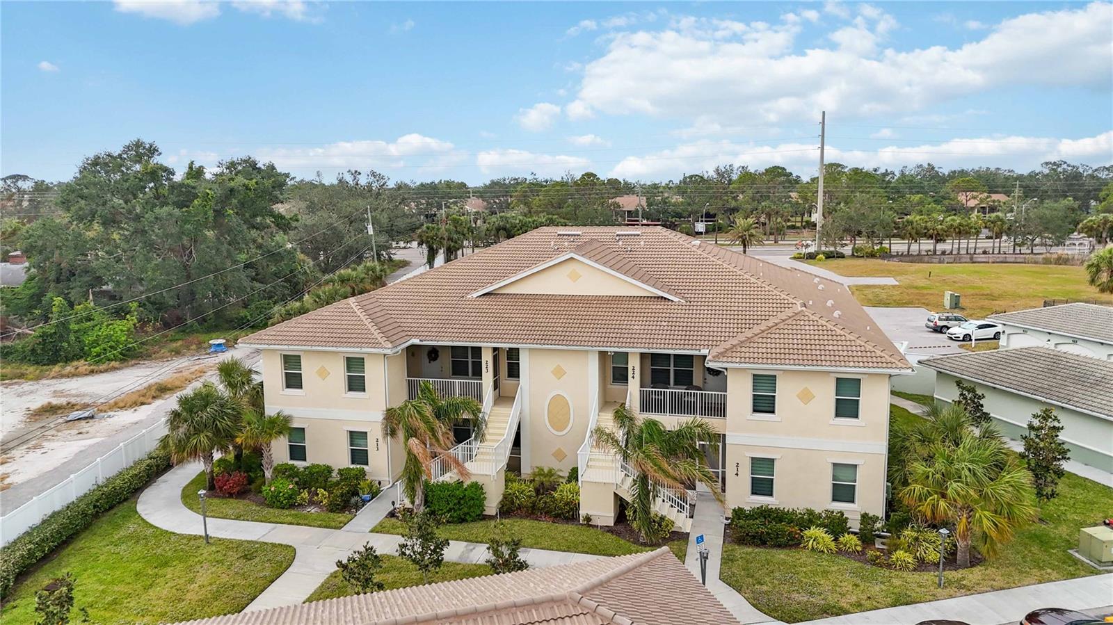 Image 36 of 51 For 200 Gardens Edge Drive 223