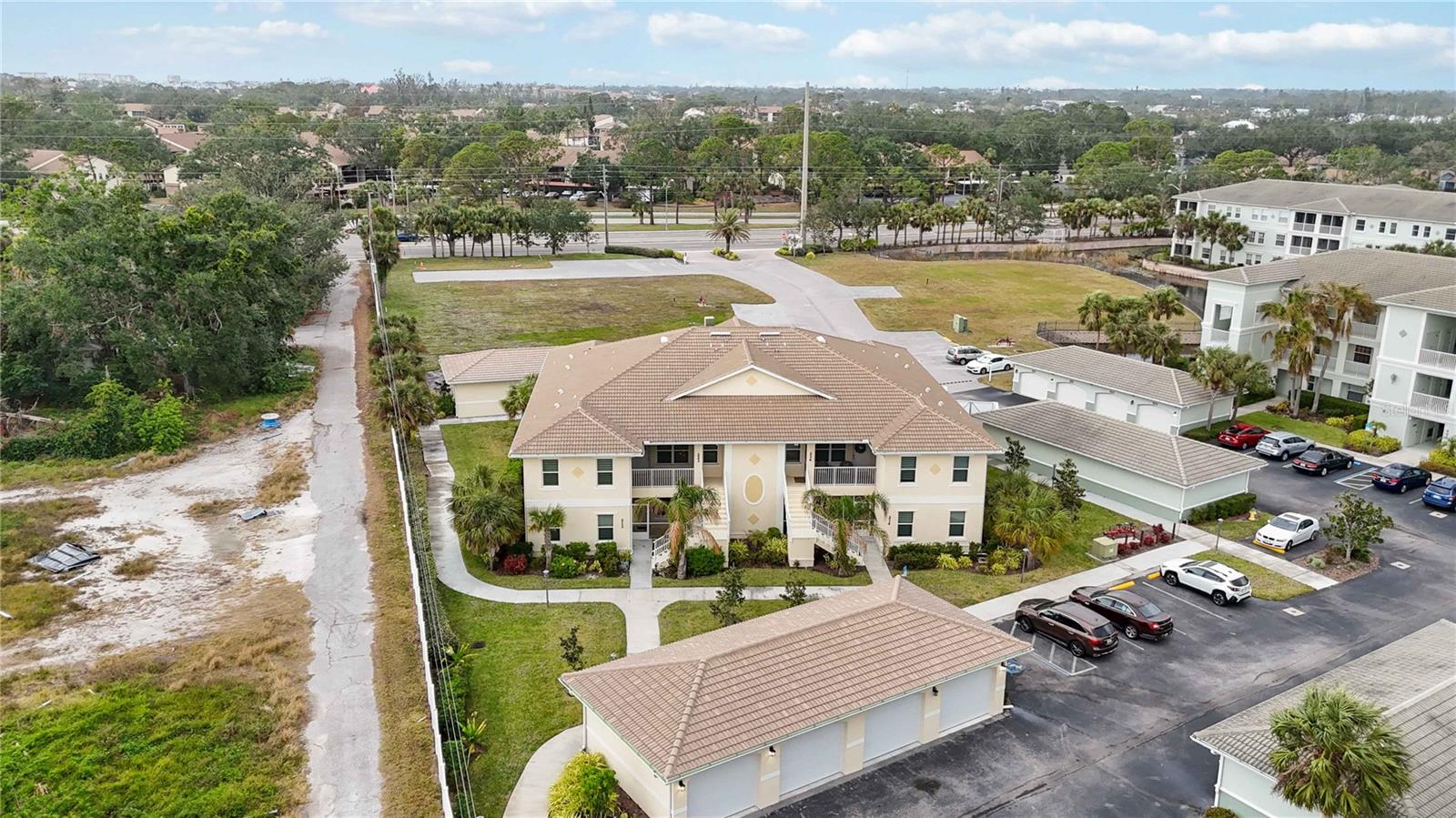 Image 39 of 51 For 200 Gardens Edge Drive 223