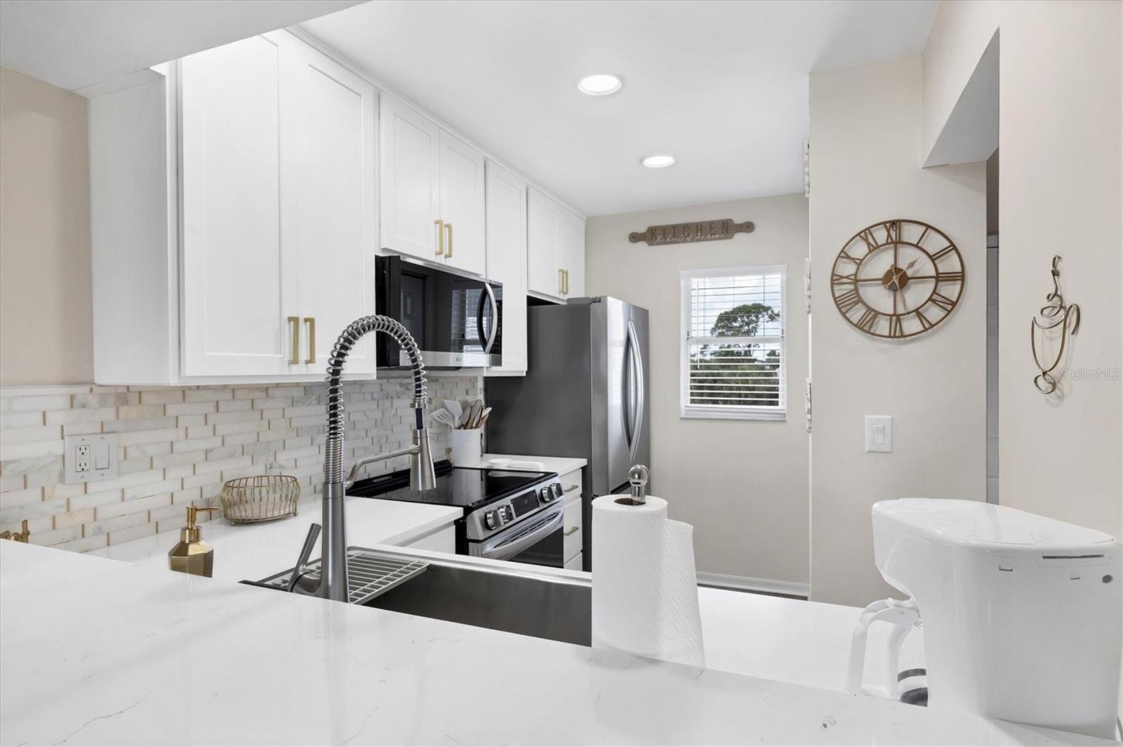 Image 17 of 61 For 408 Cerromar Circle S 331