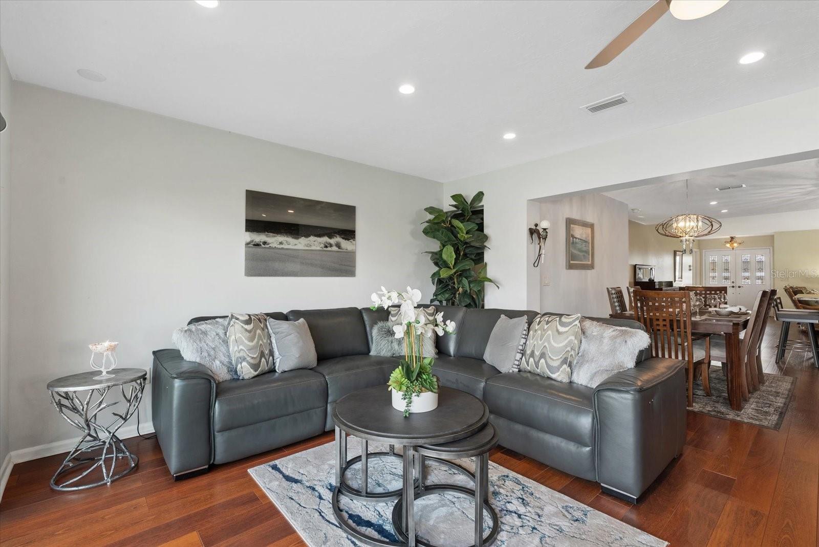 Image 17 of 43 For 52 Inlets Boulevard 52