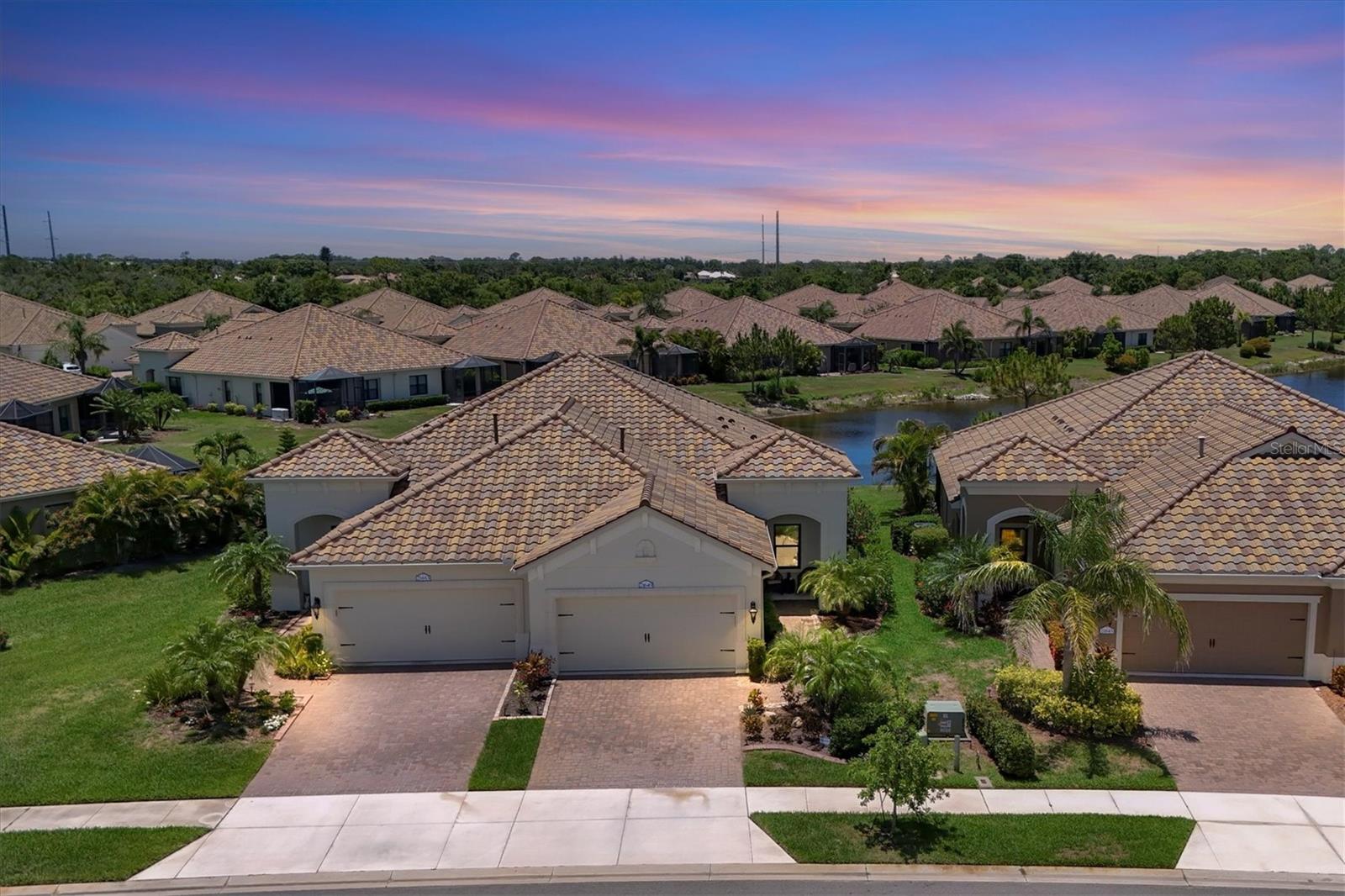 Details for 21649 Avon Park Court, VENICE, FL 34293