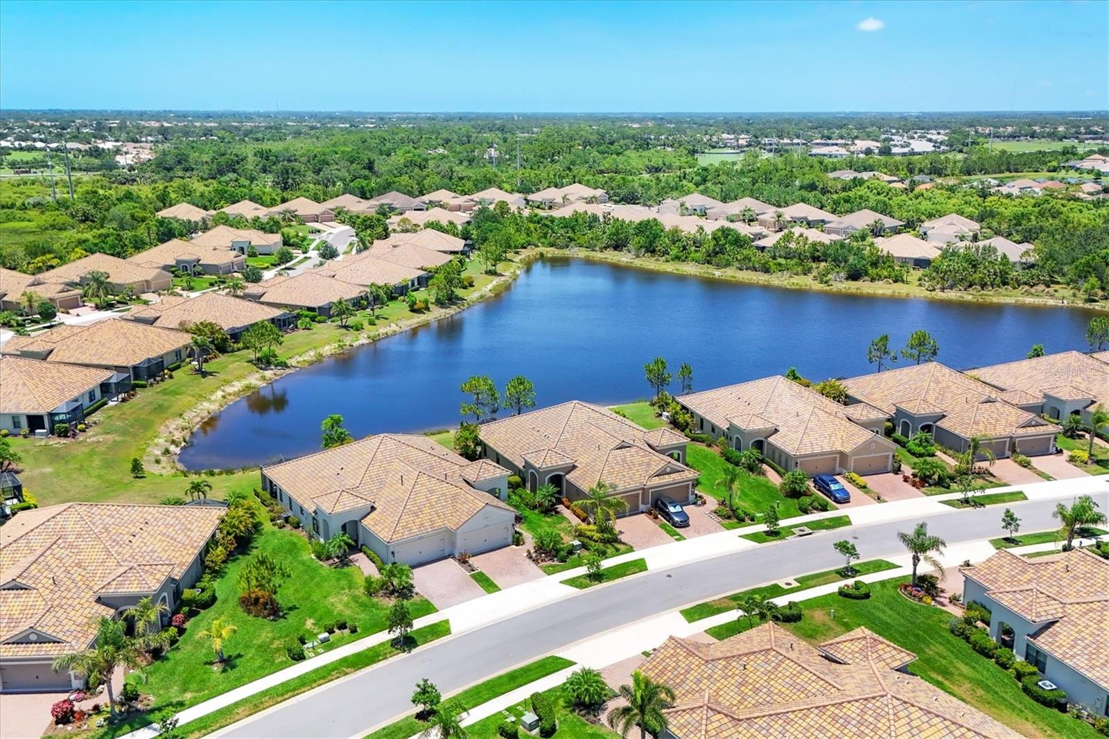 Image 32 of 55 For 21649 Avon Park Court