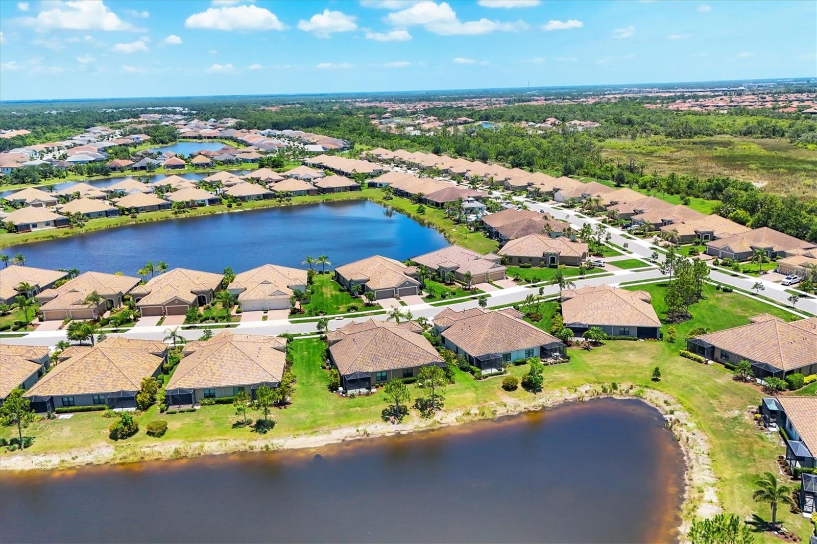 Image 33 of 55 For 21649 Avon Park Court