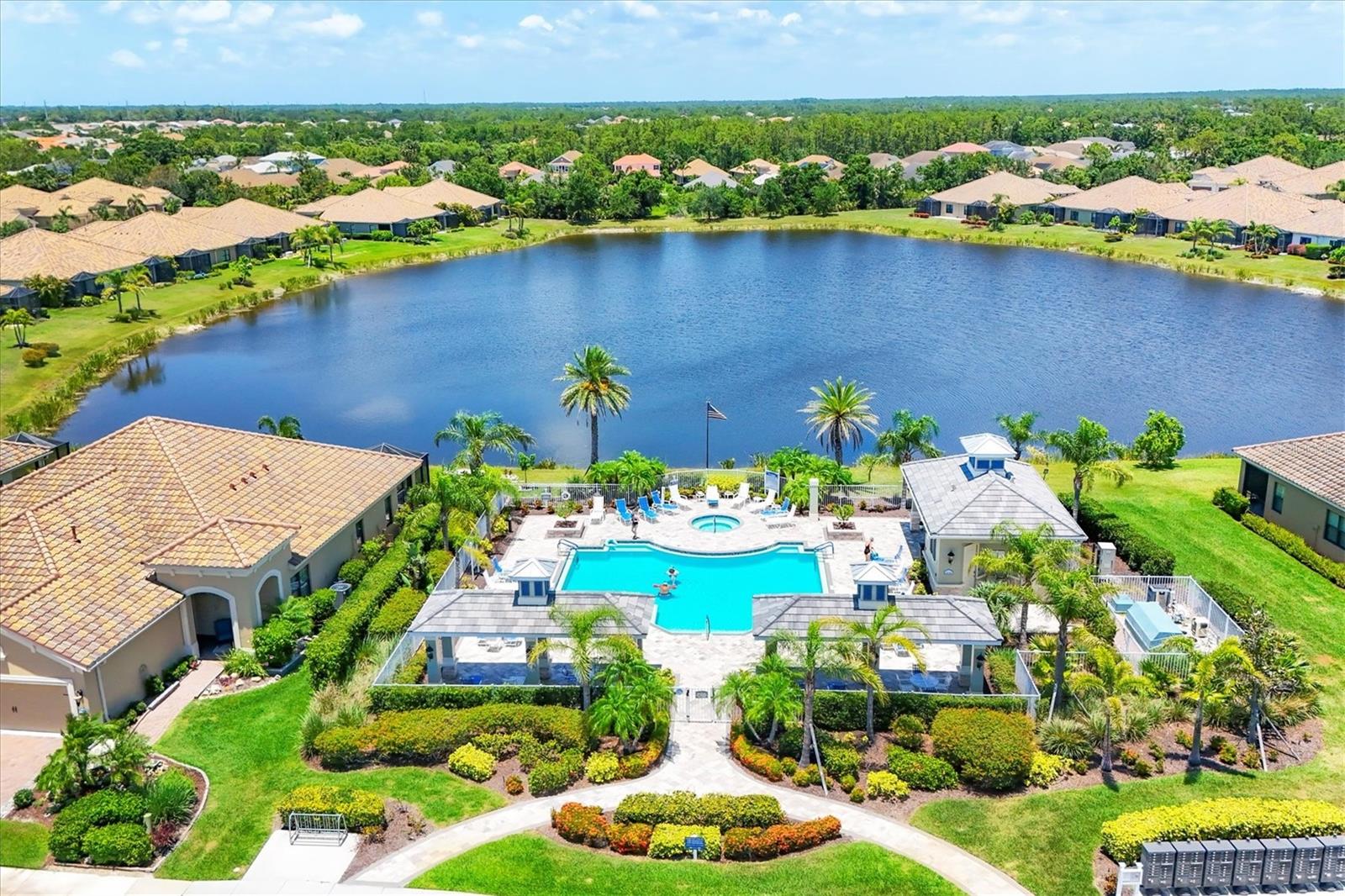 Image 37 of 55 For 21649 Avon Park Court