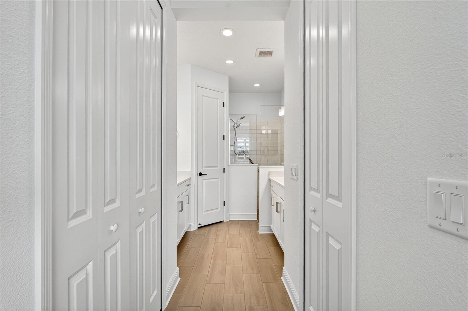 Image 16 of 36 For 18026 Topiary Park Place