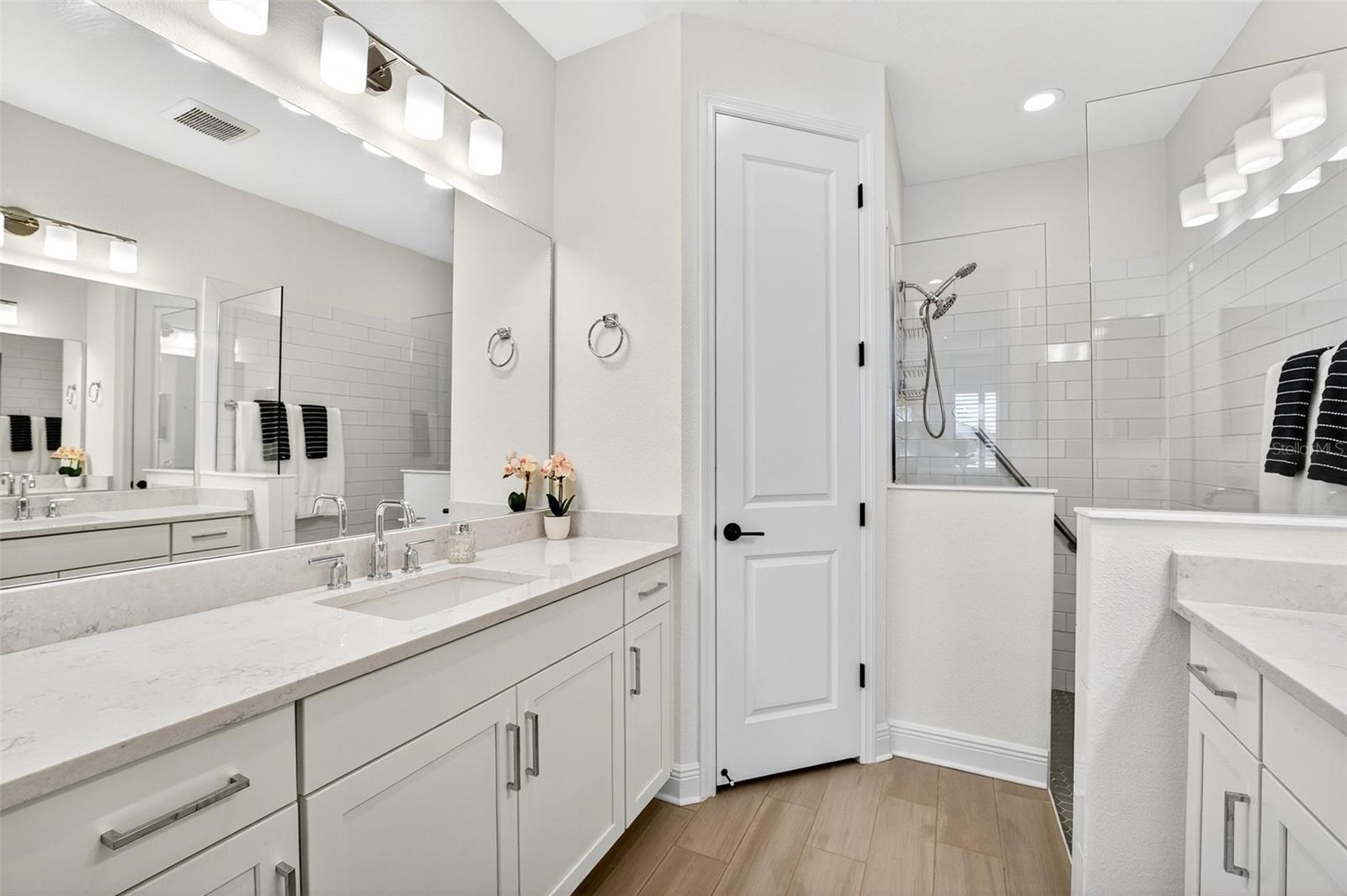 Image 18 of 36 For 18026 Topiary Park Place