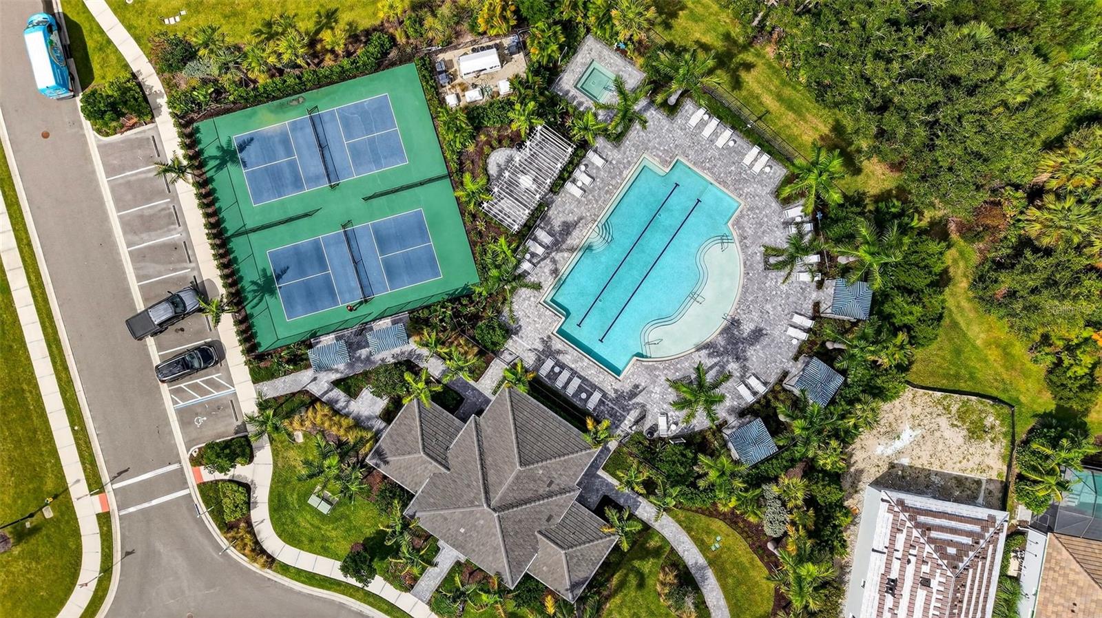 Image 30 of 36 For 18026 Topiary Park Place