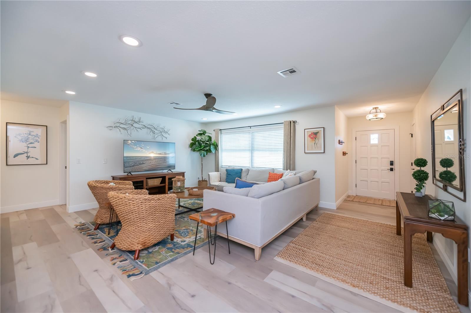 Image 11 of 75 For 370 Crane Road