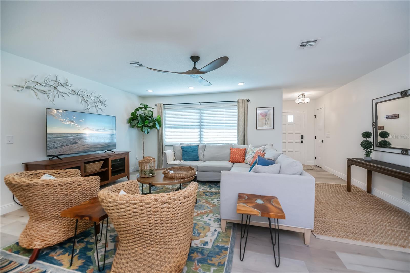 Image 12 of 75 For 370 Crane Road