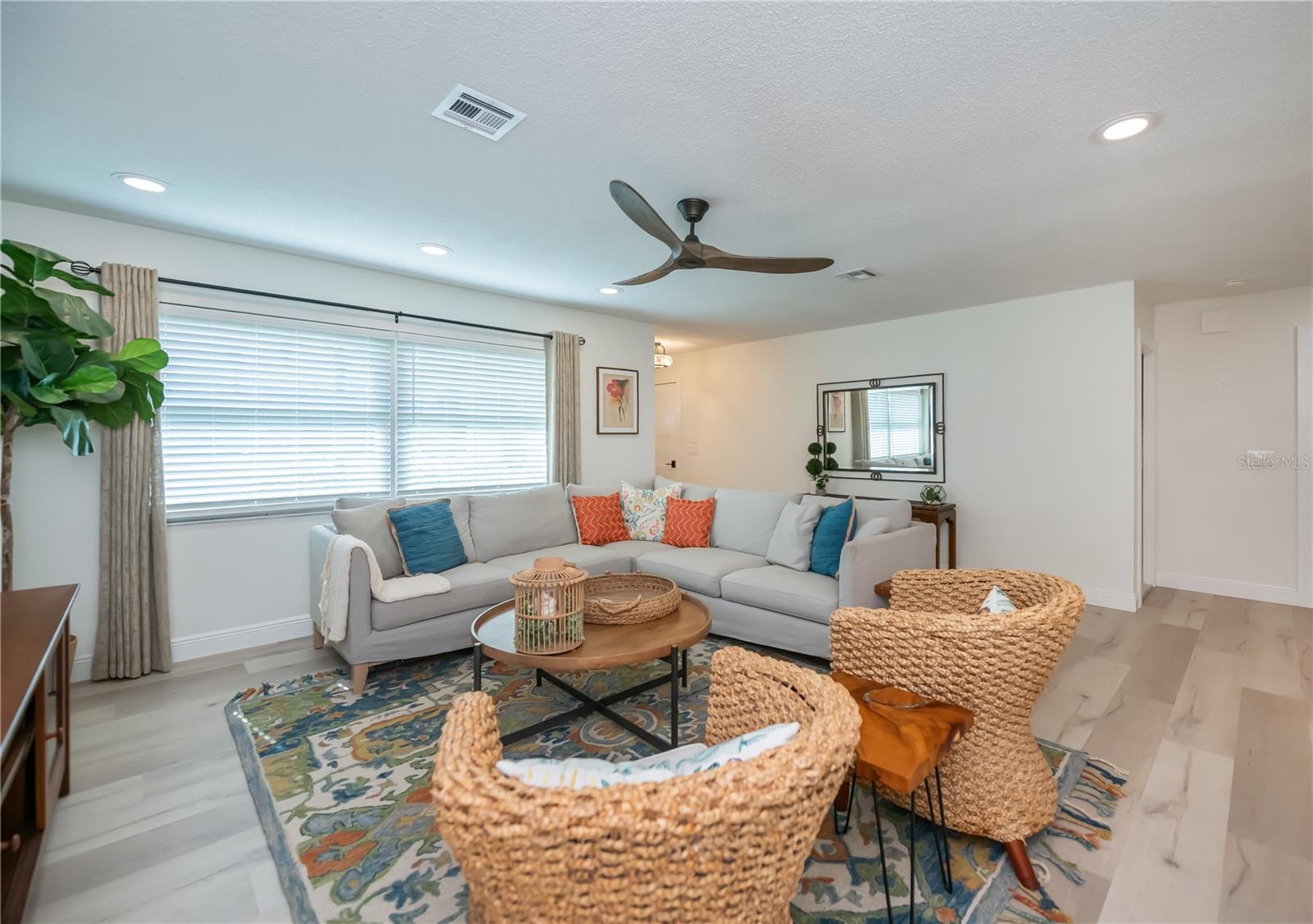 Image 13 of 75 For 370 Crane Road