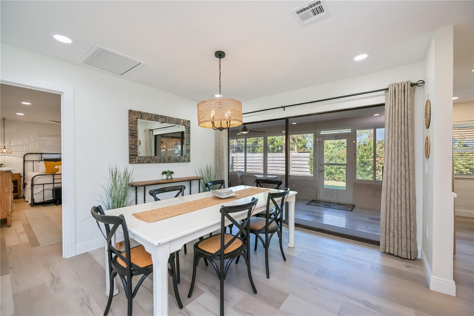 Image 15 of 75 For 370 Crane Road