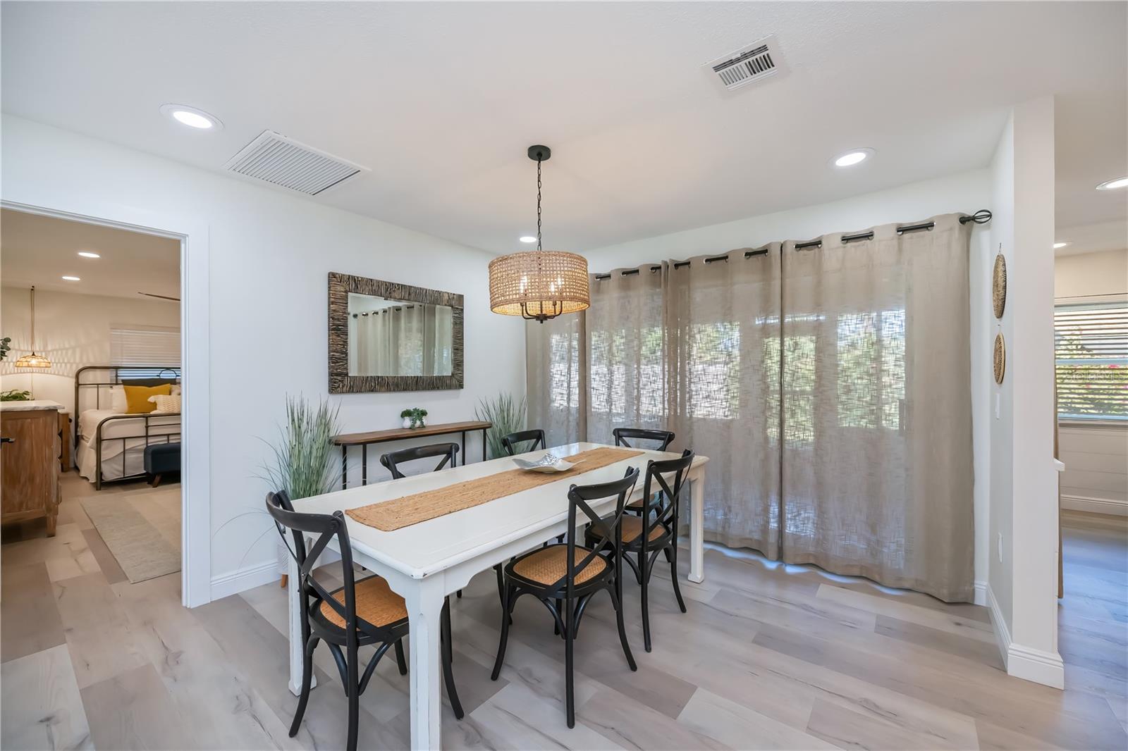 Image 17 of 75 For 370 Crane Road