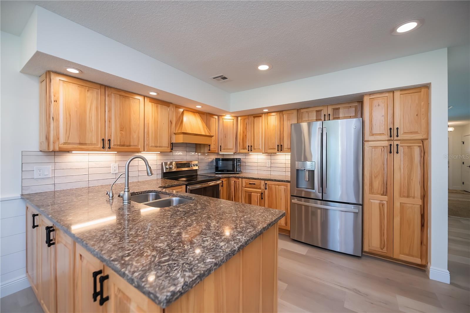 Image 20 of 75 For 370 Crane Road