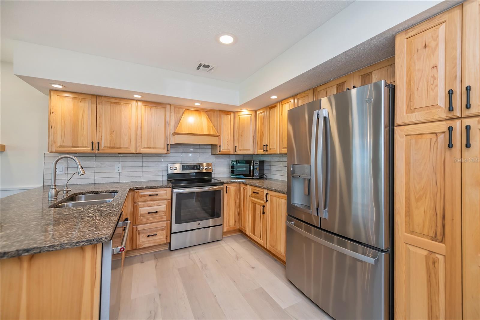 Image 21 of 75 For 370 Crane Road