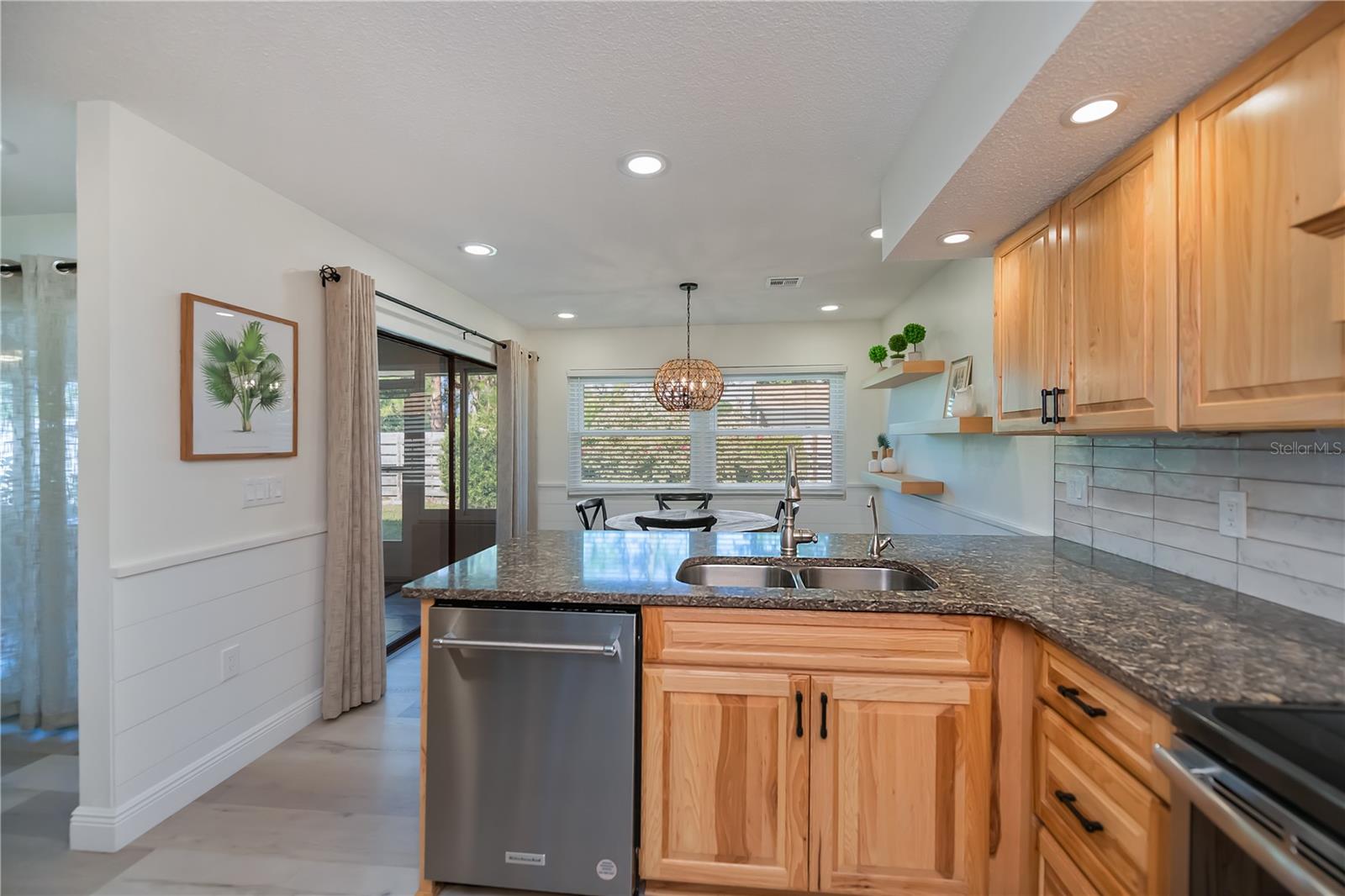 Image 23 of 75 For 370 Crane Road