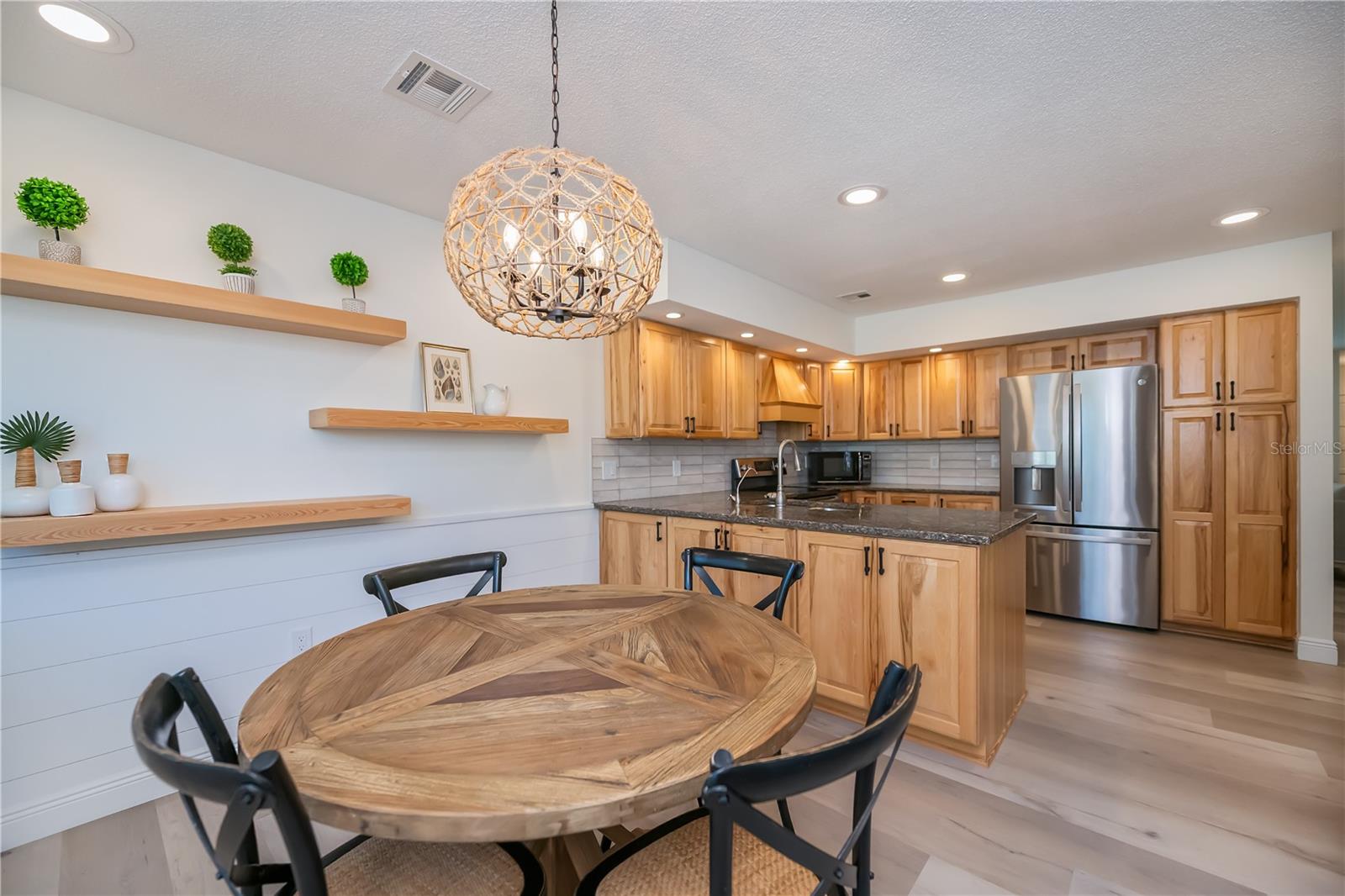 Image 26 of 75 For 370 Crane Road