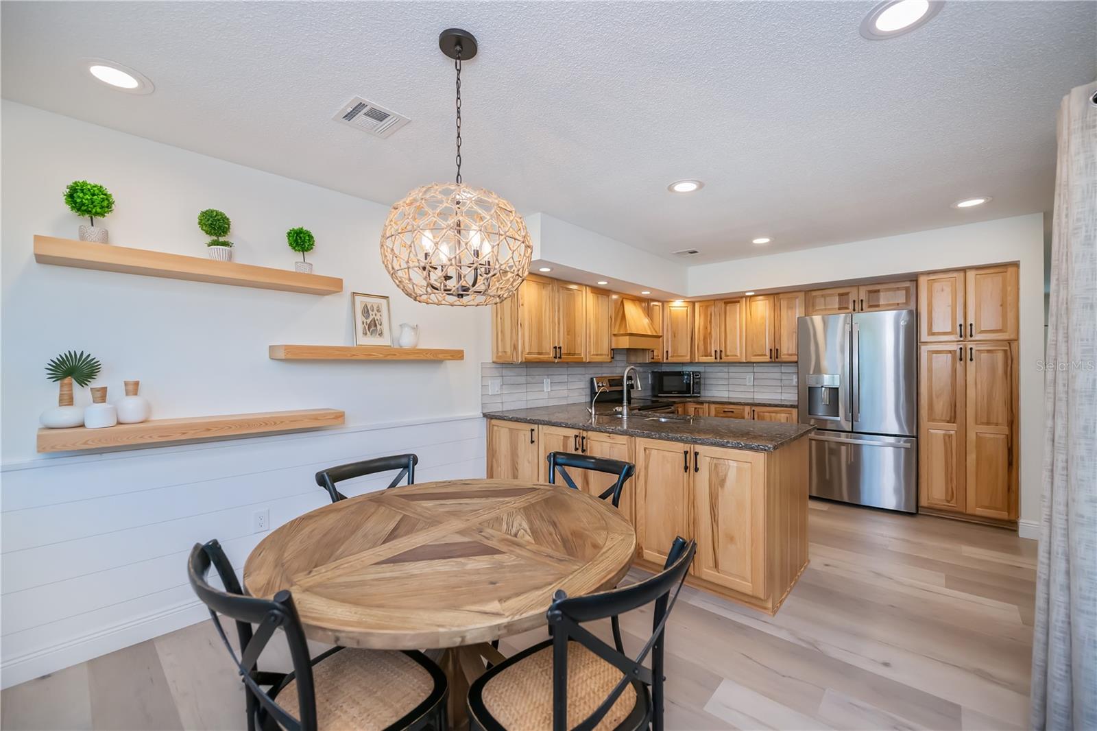 Image 28 of 75 For 370 Crane Road