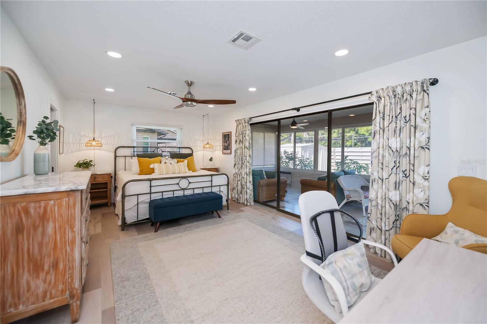 Image 37 of 75 For 370 Crane Road