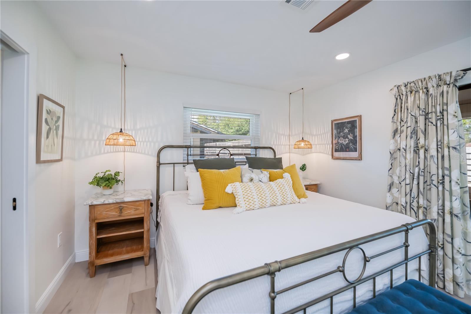 Image 40 of 75 For 370 Crane Road