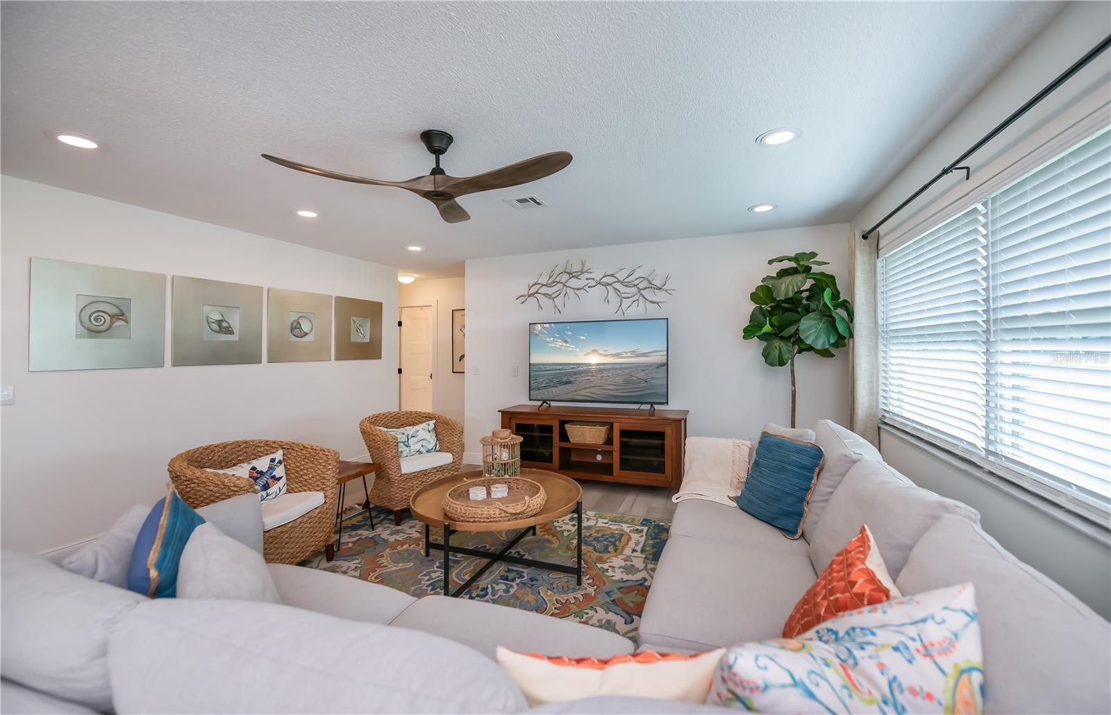 Image 9 of 75 For 370 Crane Road