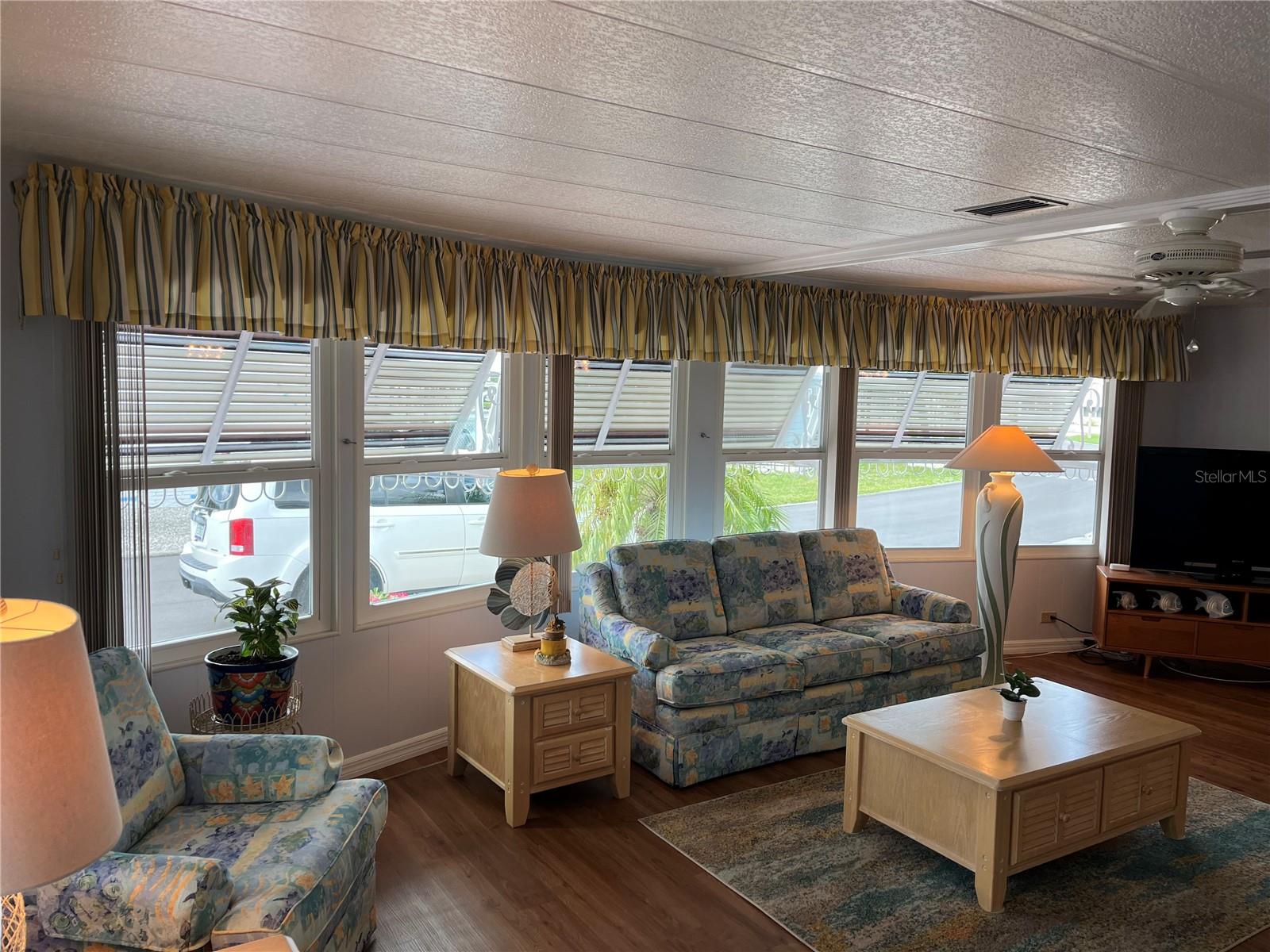 Image 15 of 47 For 826 Jolanda Circle