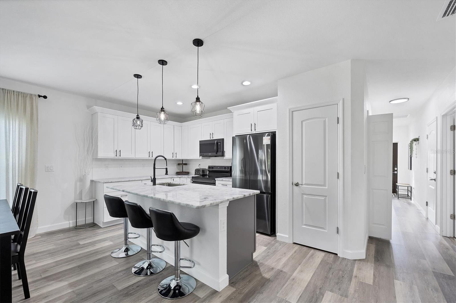 Image 13 of 59 For 357 Boundary Boulevard