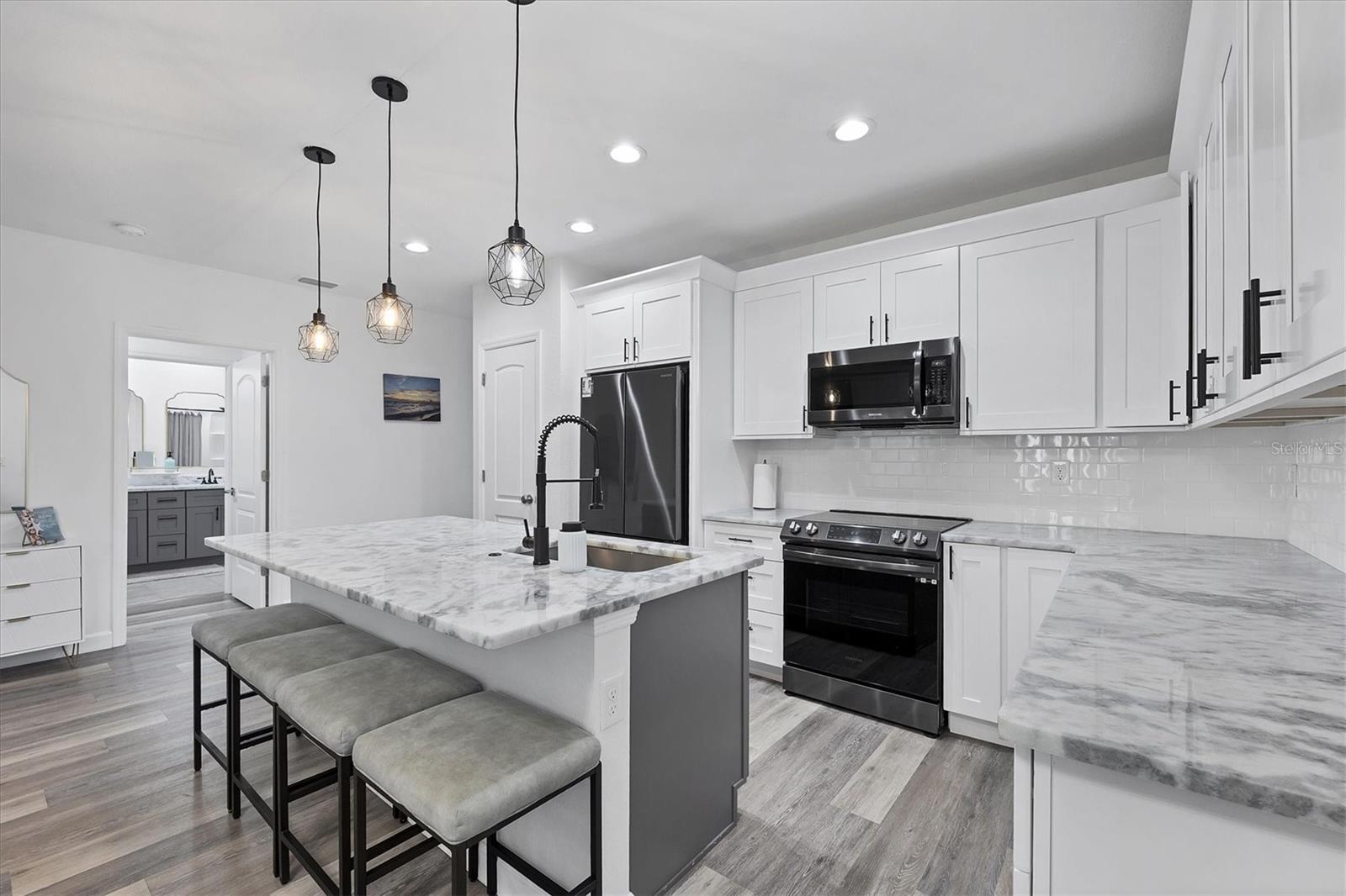 Image 35 of 59 For 357 Boundary Boulevard