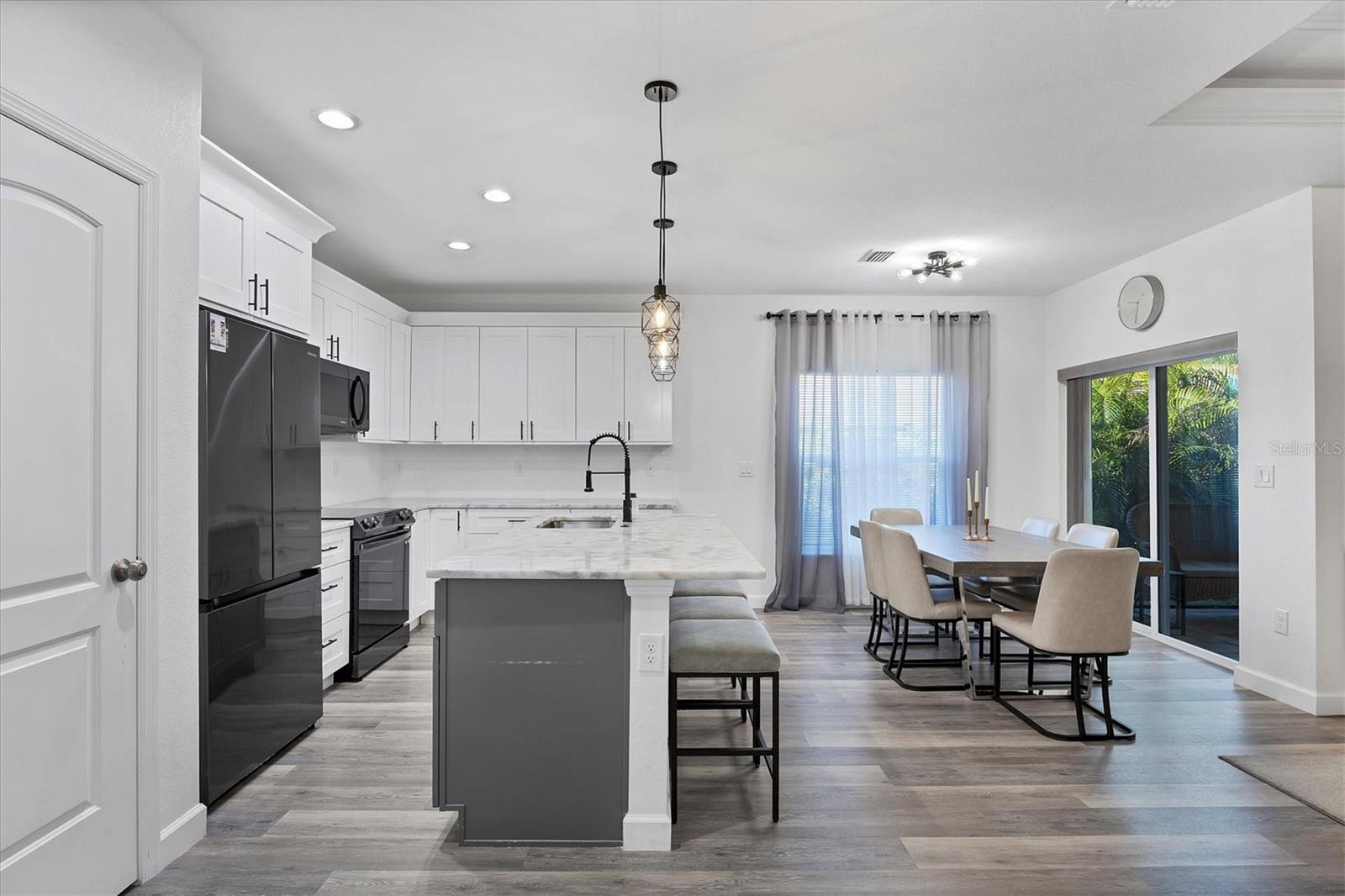 Image 36 of 59 For 357 Boundary Boulevard