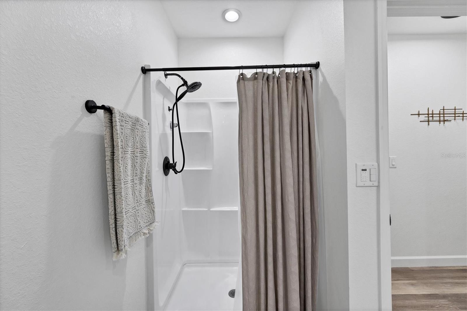 Image 43 of 59 For 357 Boundary Boulevard