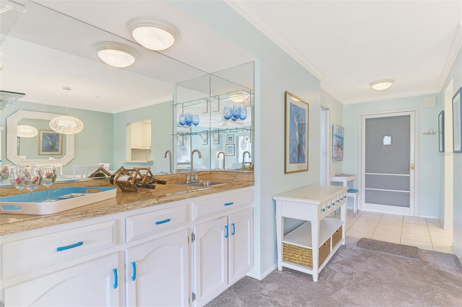 Image 10 of 58 For 330 Mission Trail N I