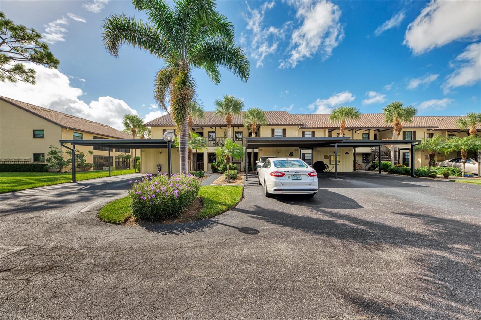 Image 25 of 58 For 330 Mission Trail N I