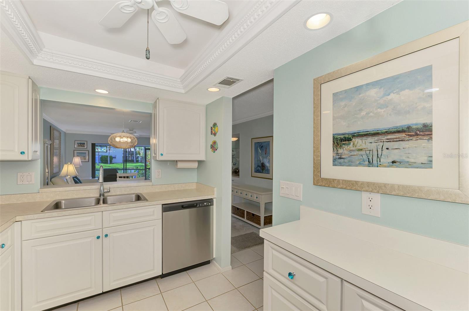 Image 42 of 58 For 330 Mission Trail N I