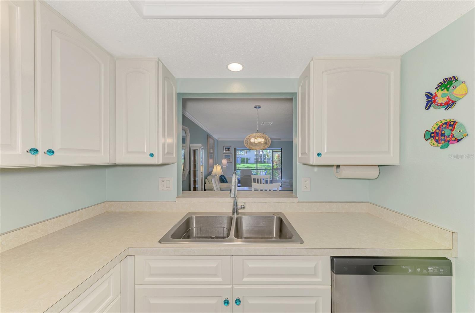 Image 43 of 58 For 330 Mission Trail N I