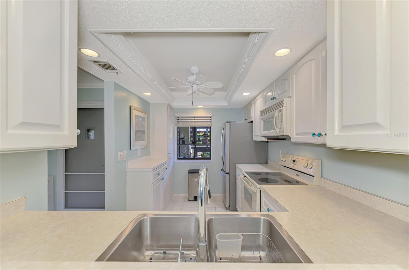 Image 7 of 58 For 330 Mission Trail N I