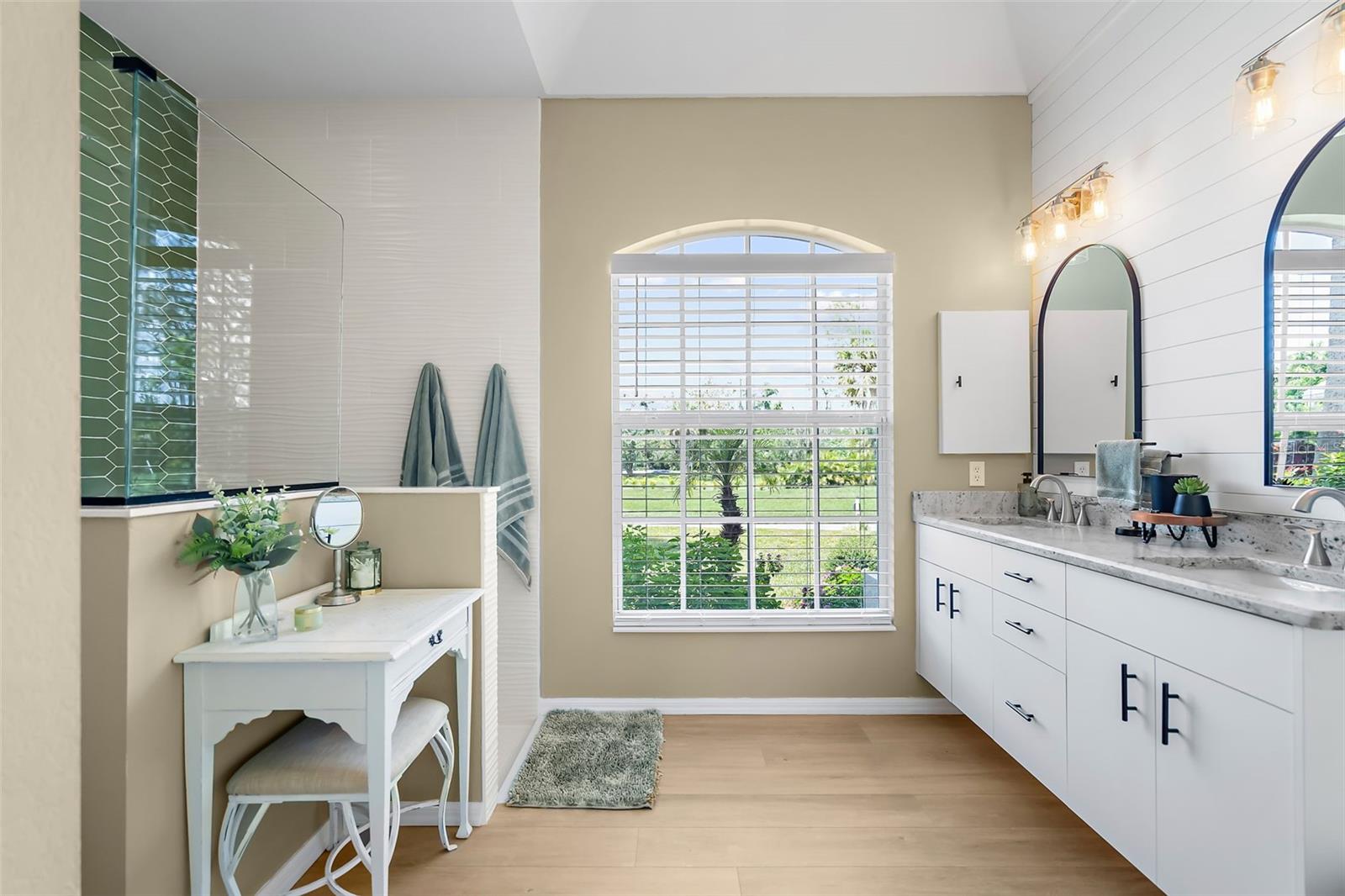 Image 24 of 47 For 1211 Cheshire