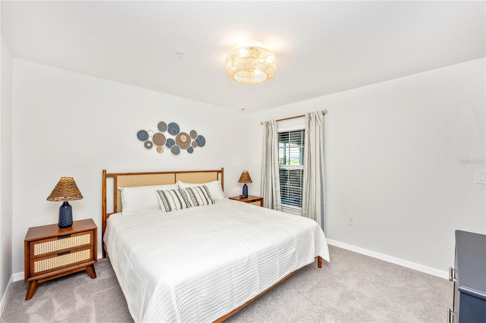 Image 33 of 99 For 17500 Opal Sand Court 207