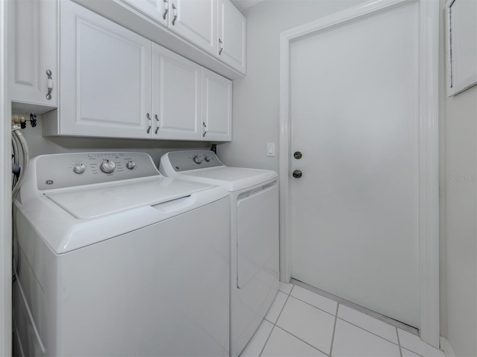 Image 13 of 90 For 523 Clubside Circle 52
