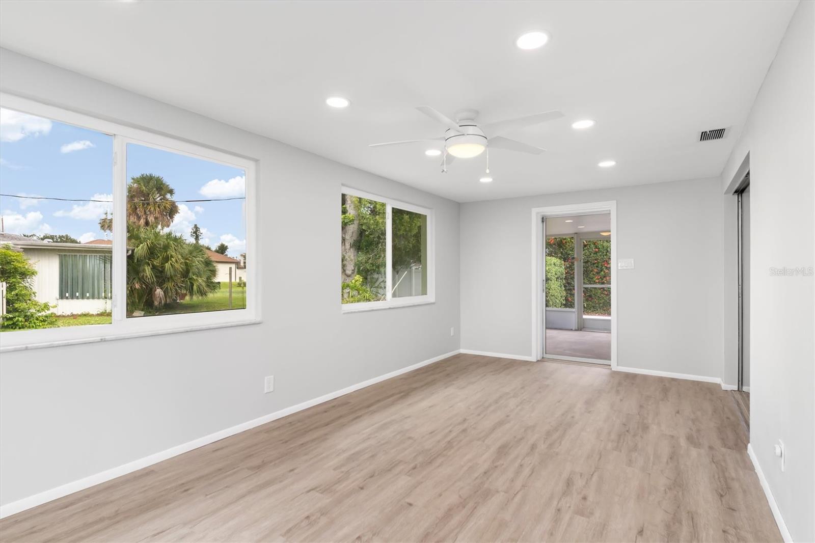 Image 10 of 30 For 510 Venice Boulevard