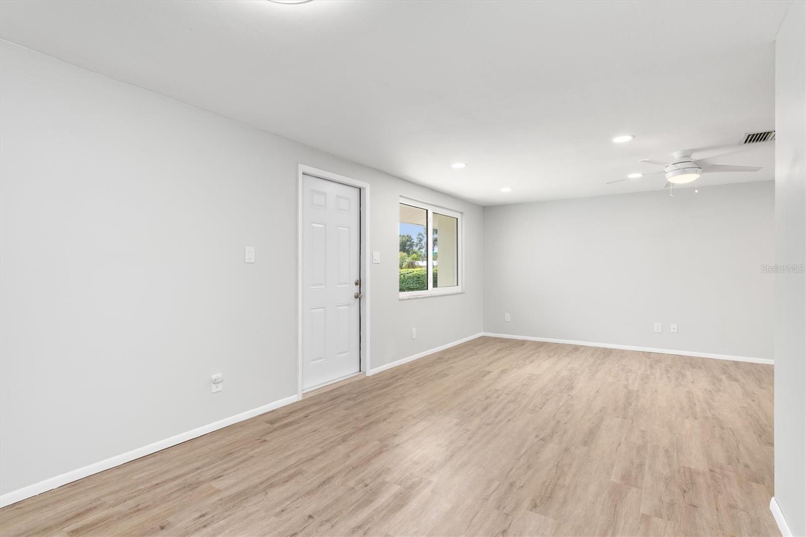 Image 19 of 30 For 510 Venice Boulevard