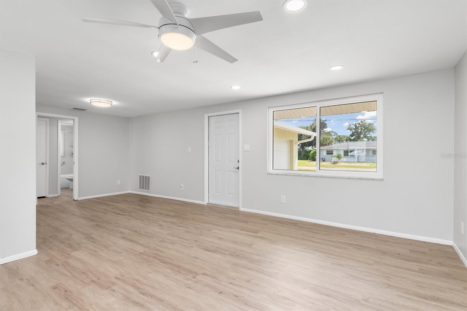 Image 6 of 30 For 510 Venice Boulevard