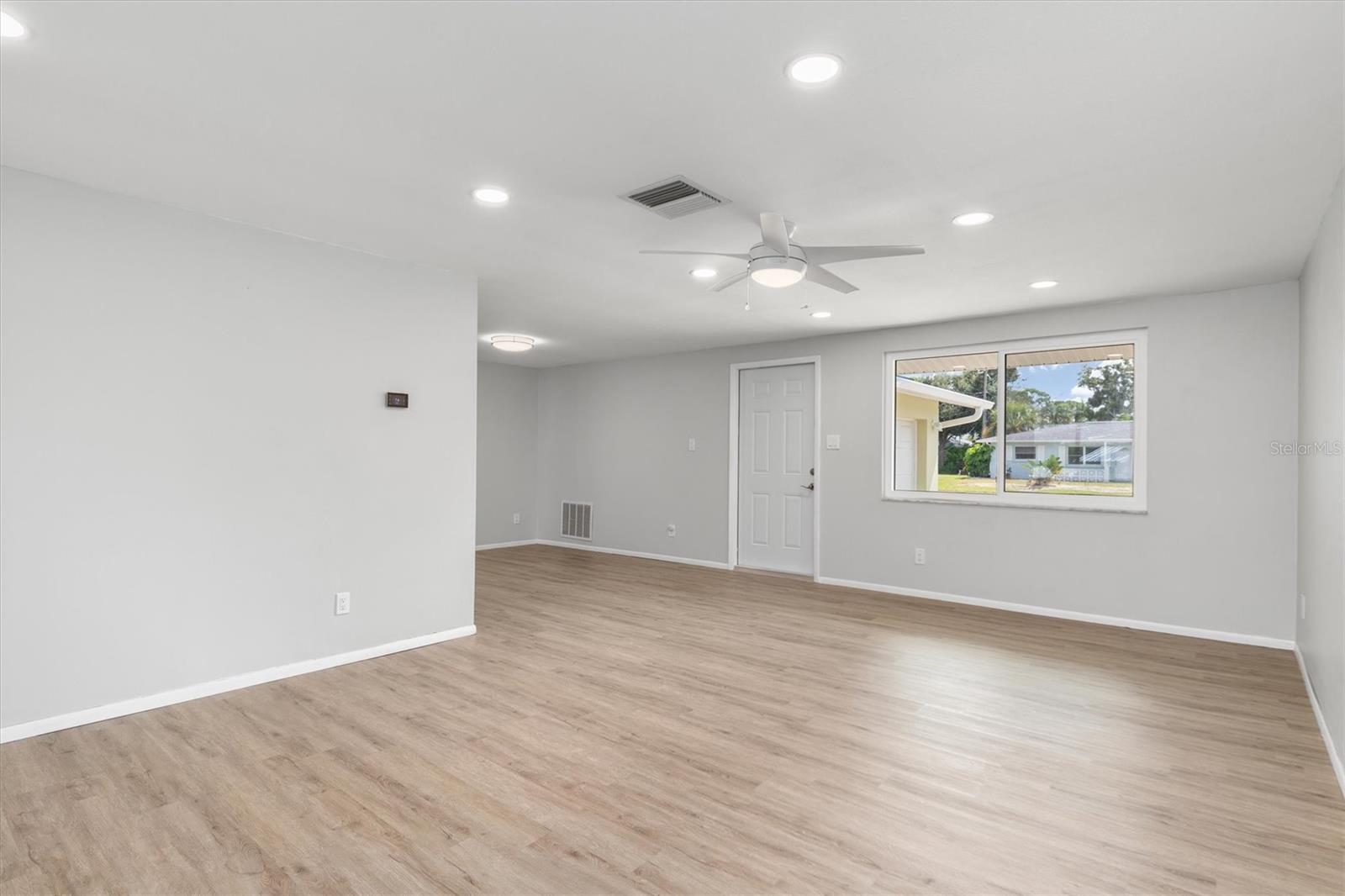 Image 8 of 30 For 510 Venice Boulevard