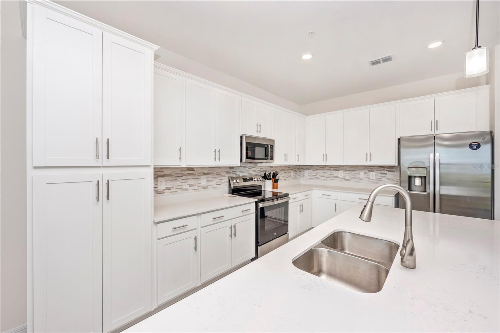 Image 8 of 97 For 17655 Opal Sand Drive 402