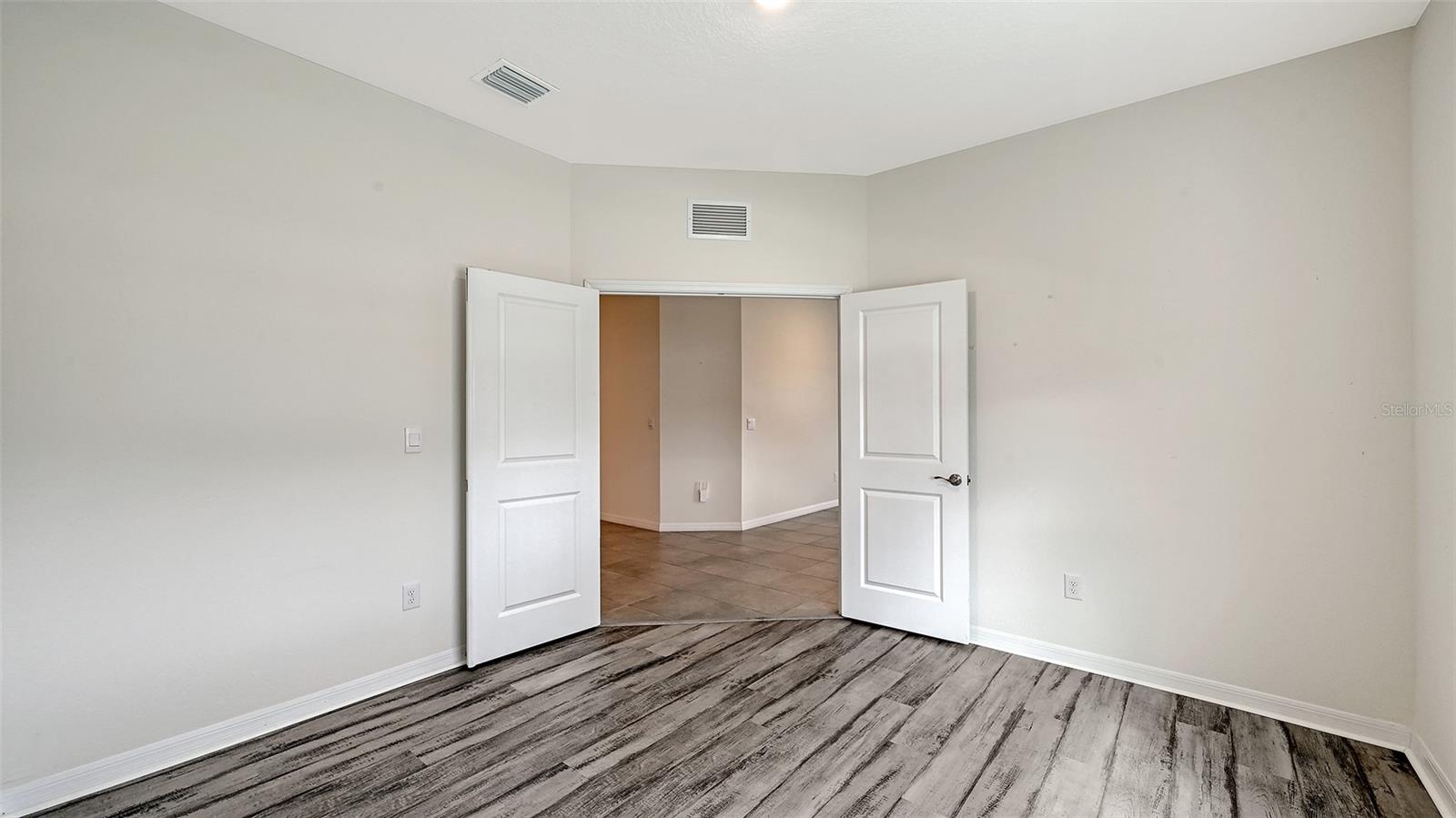 Image 22 of 55 For 532 157th Court E