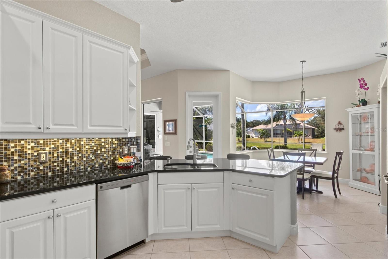 Image 17 of 84 For 210 Lake Victoria Court