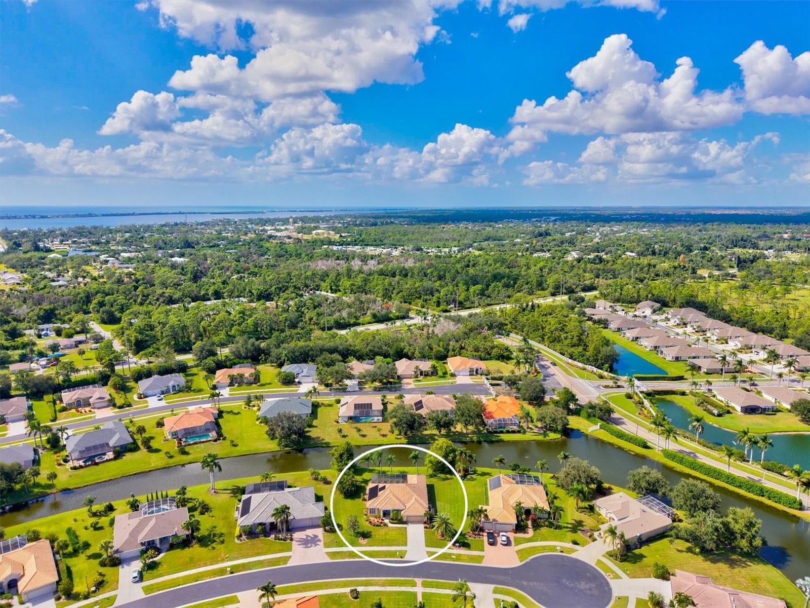 Image 4 of 84 For 210 Lake Victoria Court